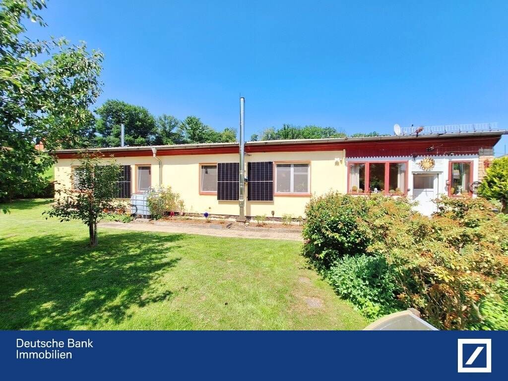 Thumbnail-Großzügiger Bungalow mit Traumgrundstück in idyllischer Lage