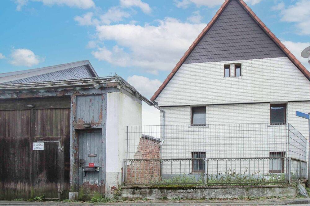 Thumbnail-Chance für Neubau: Sanierungs- oder Abrissobjekt in Eppstein-Ehlhalten mit tollem Hof