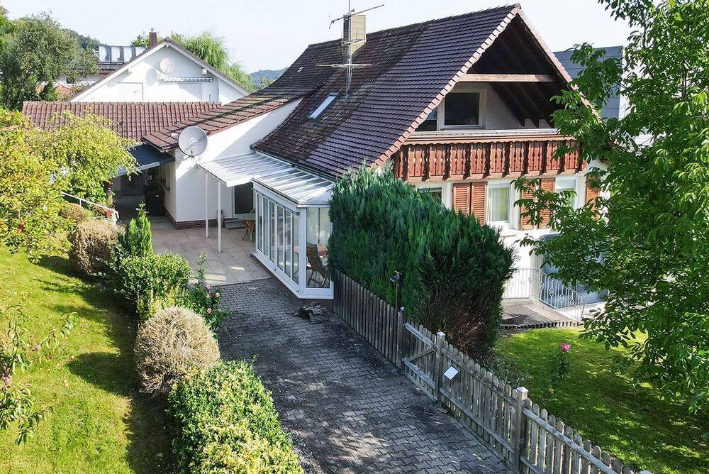 Thumbnail-Wunderschönes Familiendomizil mit Wintergarten und idyllischem Gartenparadies