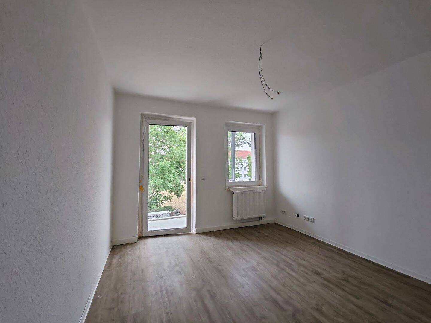 Thumbnail-Große 3-Raum Wohnung - Erstbezug nach Sanierung - 2. OG rechts