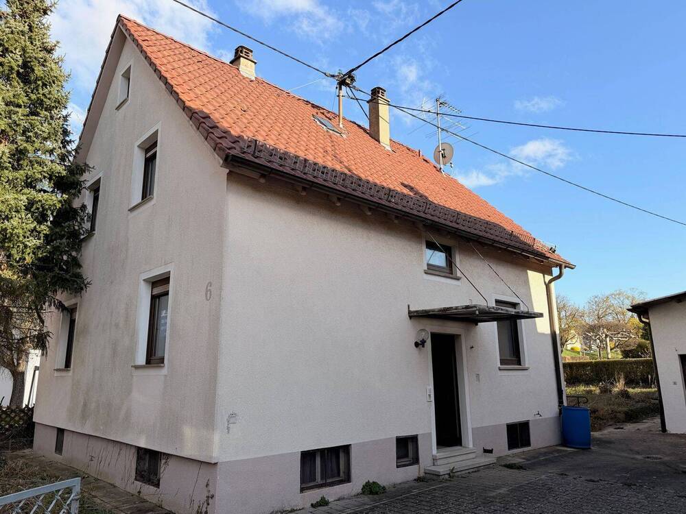 Thumbnail-Familienglück: 1-2 Familienhaus mit Garage in Asperg