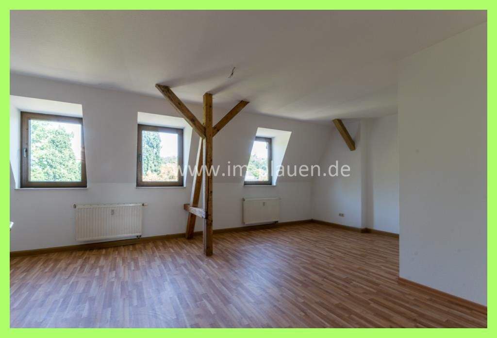 Thumbnail-Plauen-Neundorf: 2-Zimmer-Dachgeschosswohnung mit 80 m² & Stellplatz