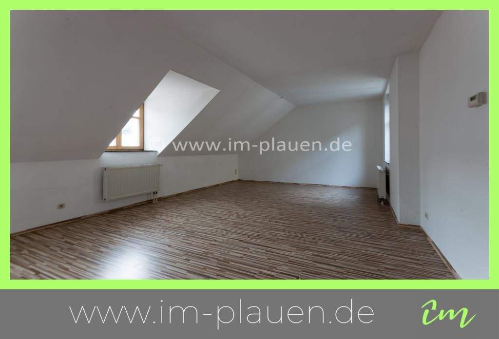 Thumbnail-Renovierte 2-Zimmer-DG-Wohnung im Zentrum von Auerbach - Jetzt einziehen!