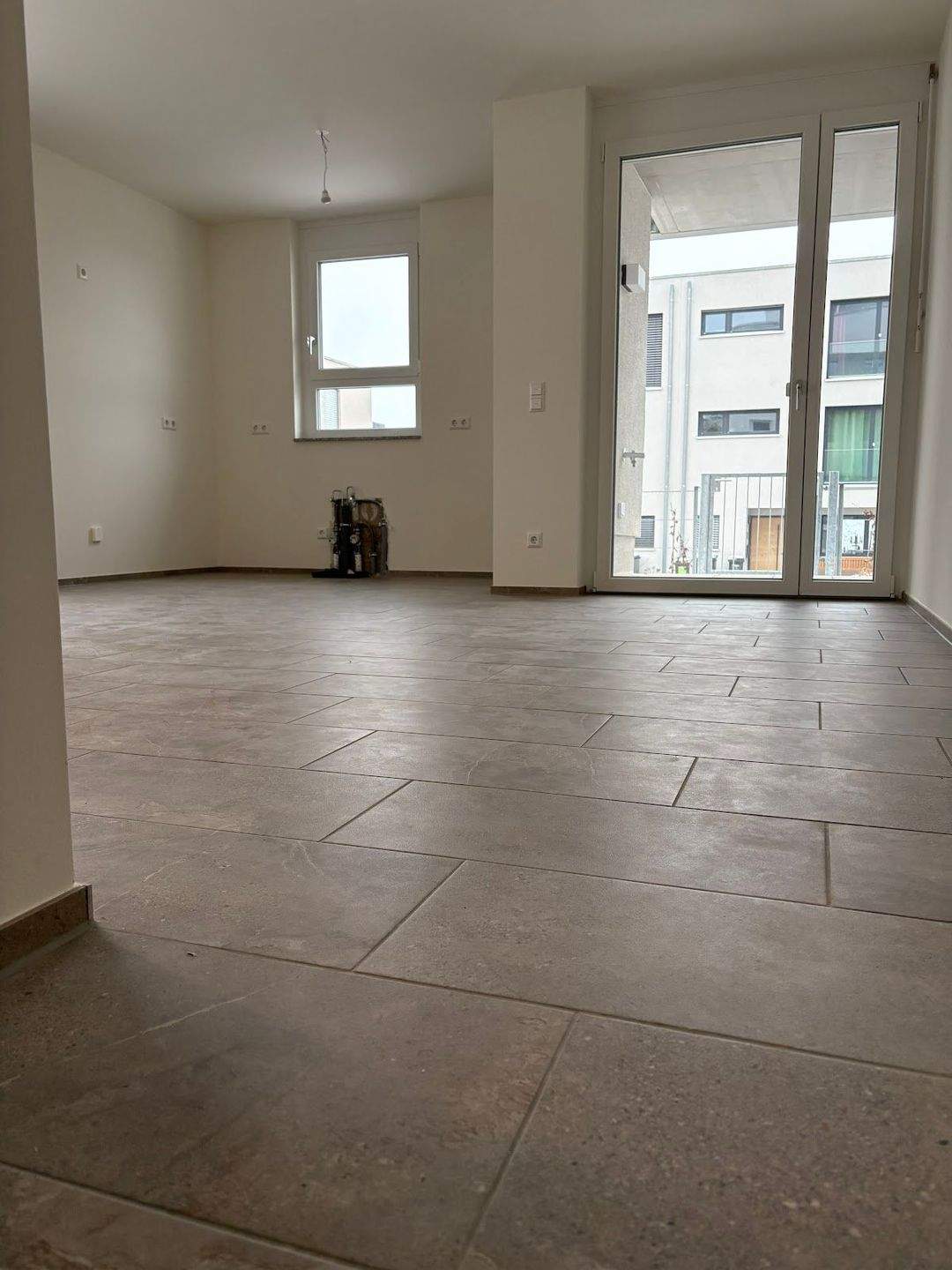 Thumbnail-Schöne hochwertige 2-Zi. Whg. mit Terrasse im Erdgeschoss