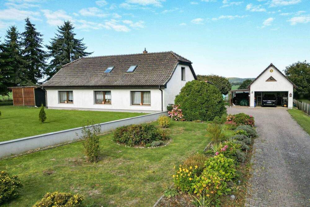 Thumbnail-Viel Platz für große Familien: Gepflegtes 7-Zi.- EFH mit schönem Wintergarten