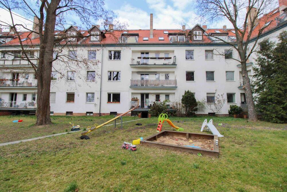 Thumbnail-Bezugsfrei: Sanierungsbedürftige 2- Zimmer-Wohnung mit Balkon in Weißensee