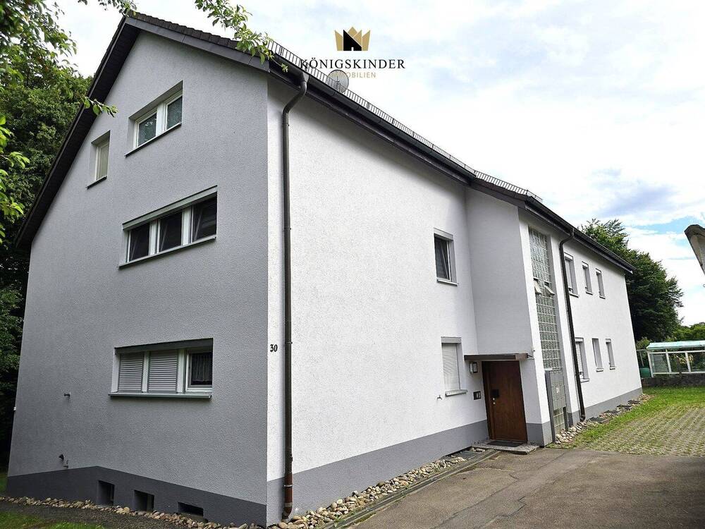 Thumbnail-Die Sonne jeden Tag zu Gast: Ruhig gelegene 3-Zimmer-DG-Wohnung in 9-Familien-Haus mit Stellplatz