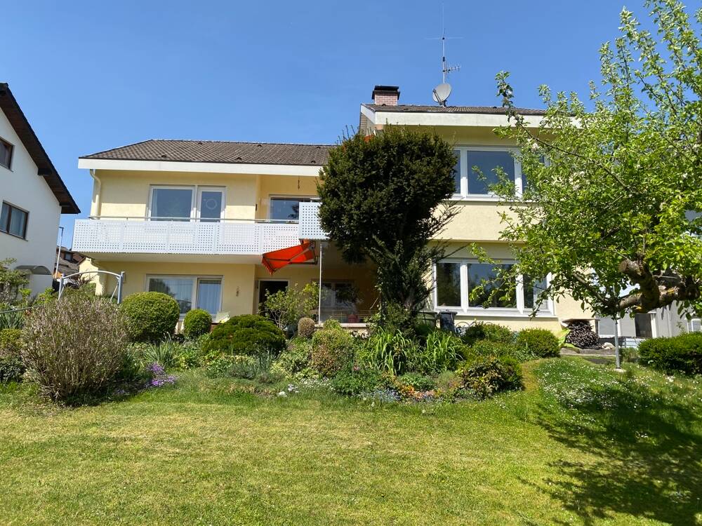 Thumbnail-Gepflegtes Einfamilienhaus mit Einliegerwohnung in ruhiger Lage, mit Garten und Garage