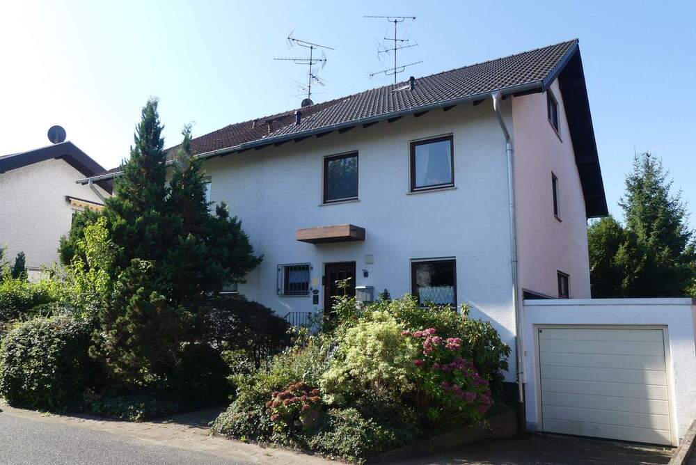 Thumbnail-***Ruhige Wohnlage! Großzügige Doppelhaushälfte, sofort frei, direkt in Dieburg***