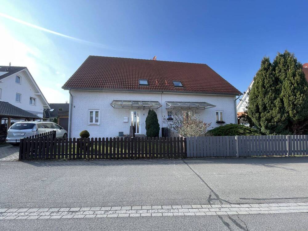 Thumbnail-Familienfreundliche Doppelhaushälfte mit gemütlichem Garten in ruhiger Lage