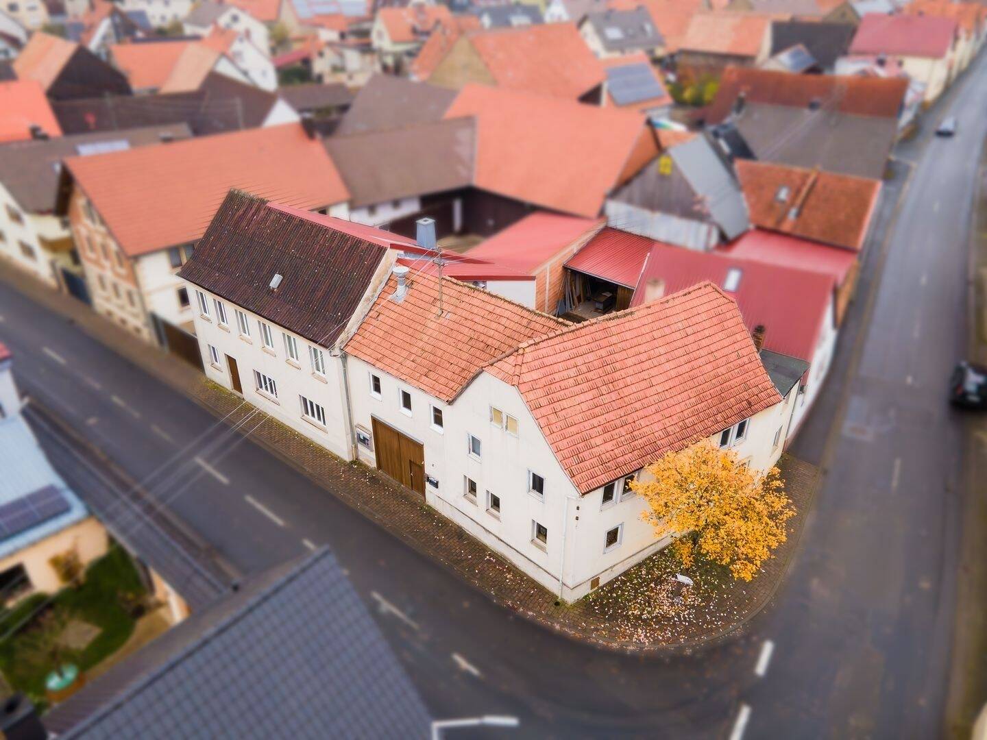 Thumbnail-Wohnhaus mit ehem. Gaststätte - Großzügiges Gebäude mit Entwicklungspotenzial (Wohn- und Gewerbefläche ca.265 m² + Nutzfläche ca.155 m²)