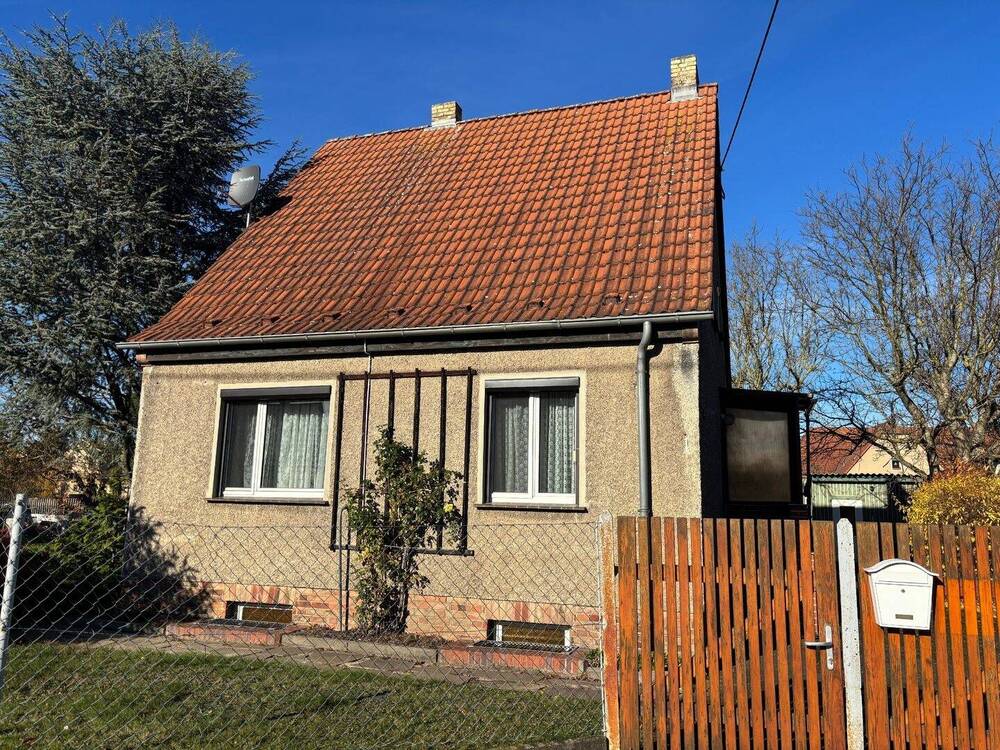 Thumbnail-Freistehendes Einfamilienhaus mit herausragendem Grundstück und vielseitigem Potenzial