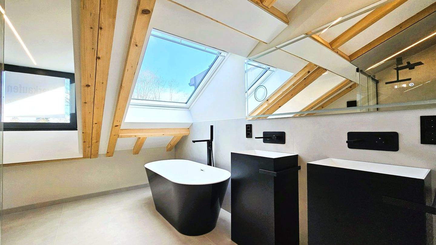 Thumbnail-Bezugsfertig * mit maßgefertigten Einbauten * Exklusiv & Edel * Ruhige Lage