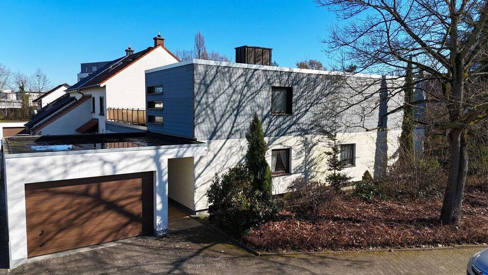 Thumbnail-Großzügiges Einfamilienhaus mit Garten in Viernheim-Ost! Stilvolles Wohnen in Top-Lage!