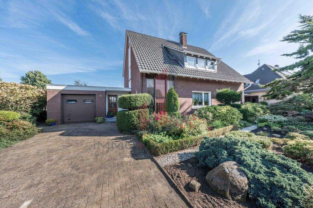 Thumbnail-Großzügiges Einfamilienhaus mit Charme, Wohlfühlambiente und liebevoll gepflegtem Garten