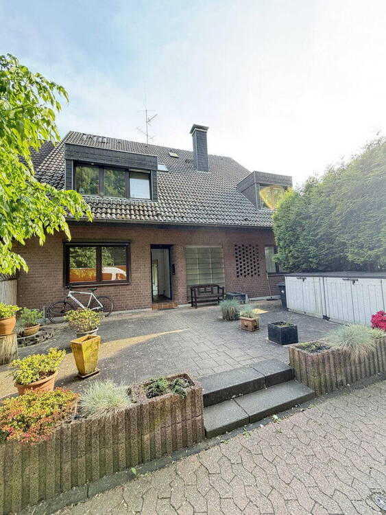 Thumbnail-Preissenkung! Großzügiges Zweifamilienhaus mit schönem Südgarten in Toplage
