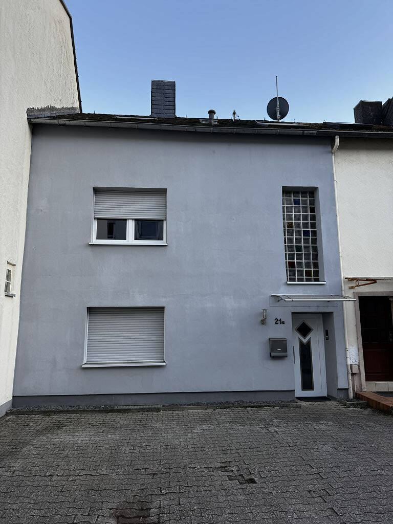 Thumbnail-TRIER - ZEWEN - gepflegtes Einfamilienhaus mit 2 Stellplätzen, Balkon und Innenhof
