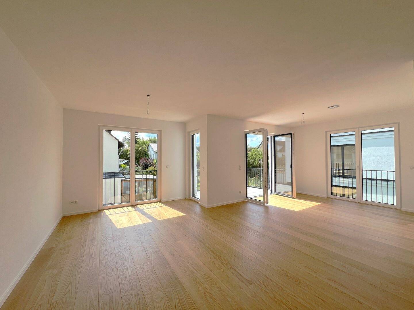 Thumbnail-Bezugsfertig +++ Helle und hochwertig ausgestattete 3-Zimmer-Neubauwohnung mit zwei großen Balkonen