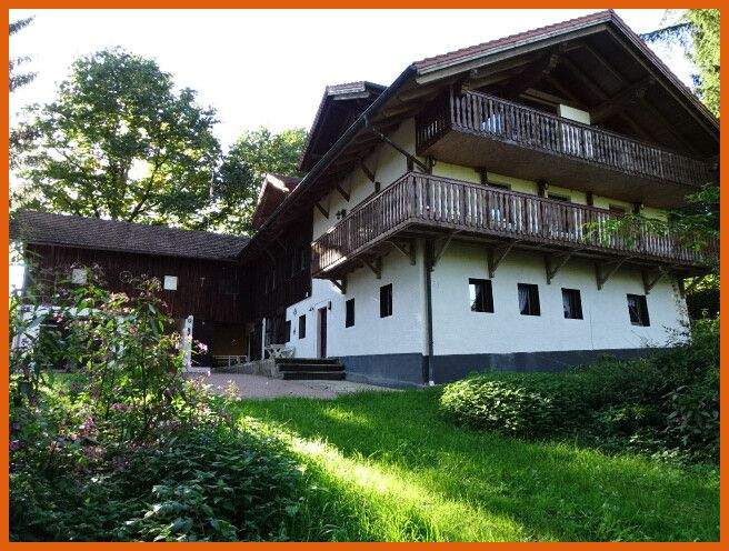 Thumbnail-Landhaus in romantischer Alleinlage mit ca.3 ha arrondierter Grund in Haus im WaldGrafenau