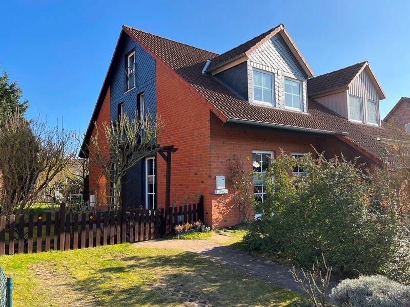 Thumbnail-Für Eigennutzer! Bezugsfreie Doppelhaushälfte mit PKW-Stellplatz in ruhiger Wohnlage von Schwerin-Friedrichsthal