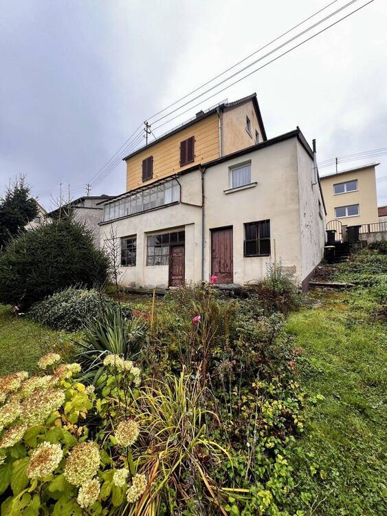 Thumbnail-Freistehendes Einfamilienhaus mit Garten in Illingen - Sanierungsobjekt mit Potenzial