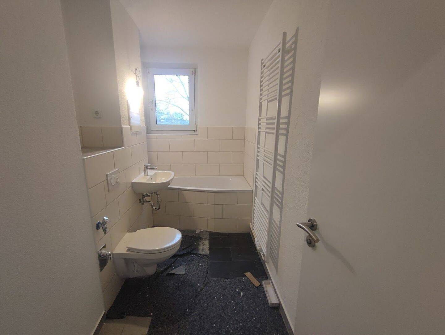 Thumbnail-Neu geschnittene 3-Raum-Wohnung mit Balkon in Merseburg-Süd