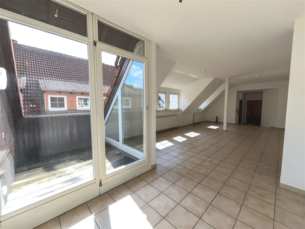 Wohnzimmer mit Zugang Loggia