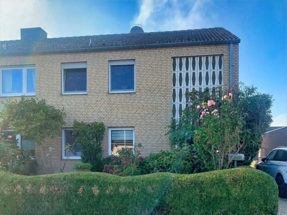 Thumbnail-Ein- oder Zweifamilienhaus? Ein idyllisch eingewachsener Garten ist Ihnen sicher!