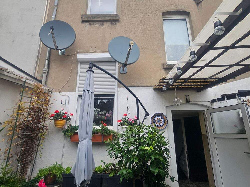 Thumbnail-RESERVIERT*Sanierungsbedürftiges Mehrfamilienhaus mit 3 Einheiten zu verkaufen!*