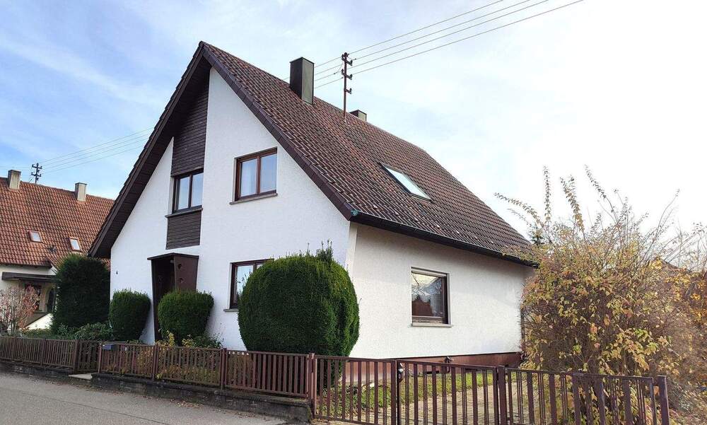 Thumbnail-Charmantes frei stehendes EFH mit Potential!