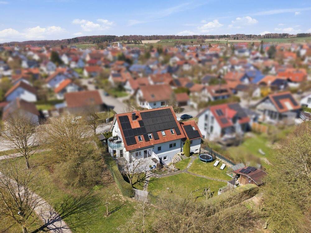 Thumbnail-Großzügig, lichtdurchflutet und unzählige Möglichkeiten - Geräumiges Wohnhaus in Eggingen