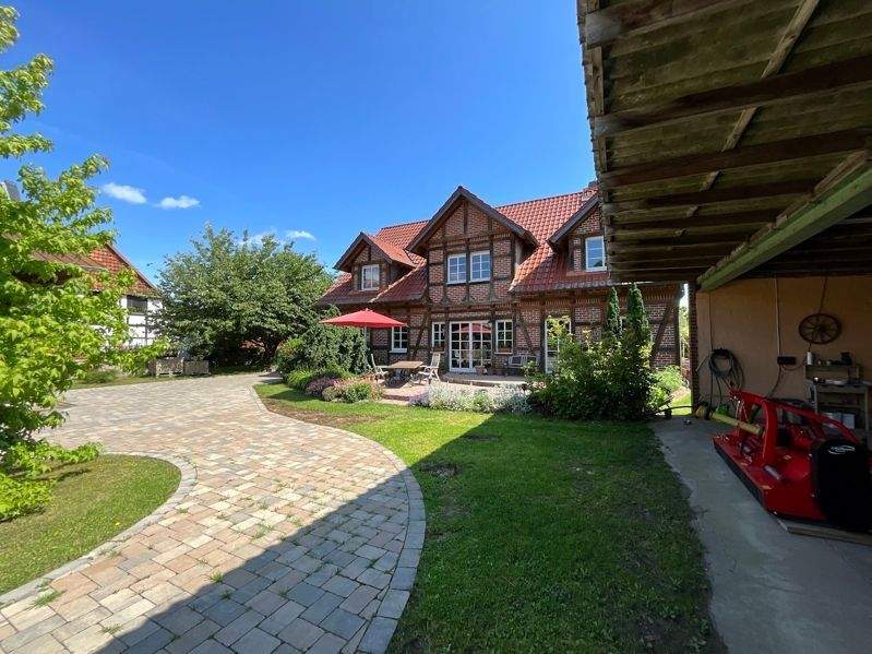 Thumbnail-Wunderschönes Fachwerkhaus in ruhiger Lage mit Platz für 4-5 Pferde
