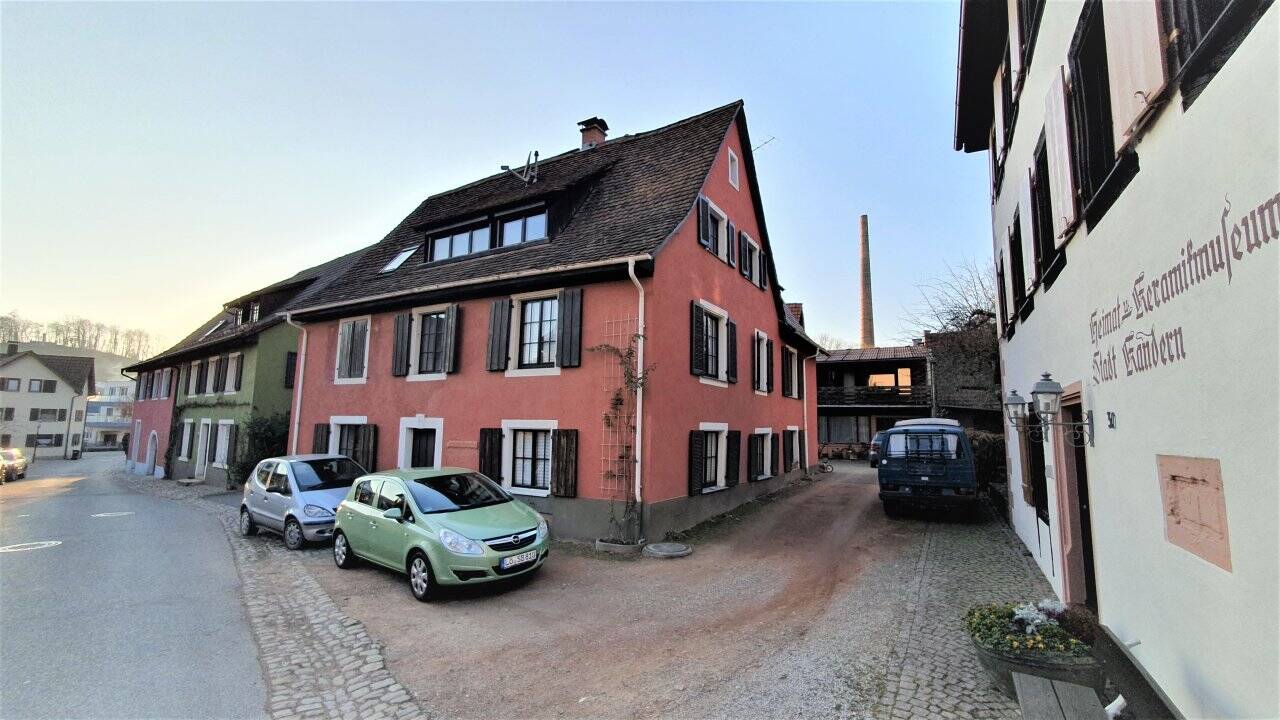 Thumbnail-Mehrgenerationen-Haus mit viel Potenzial