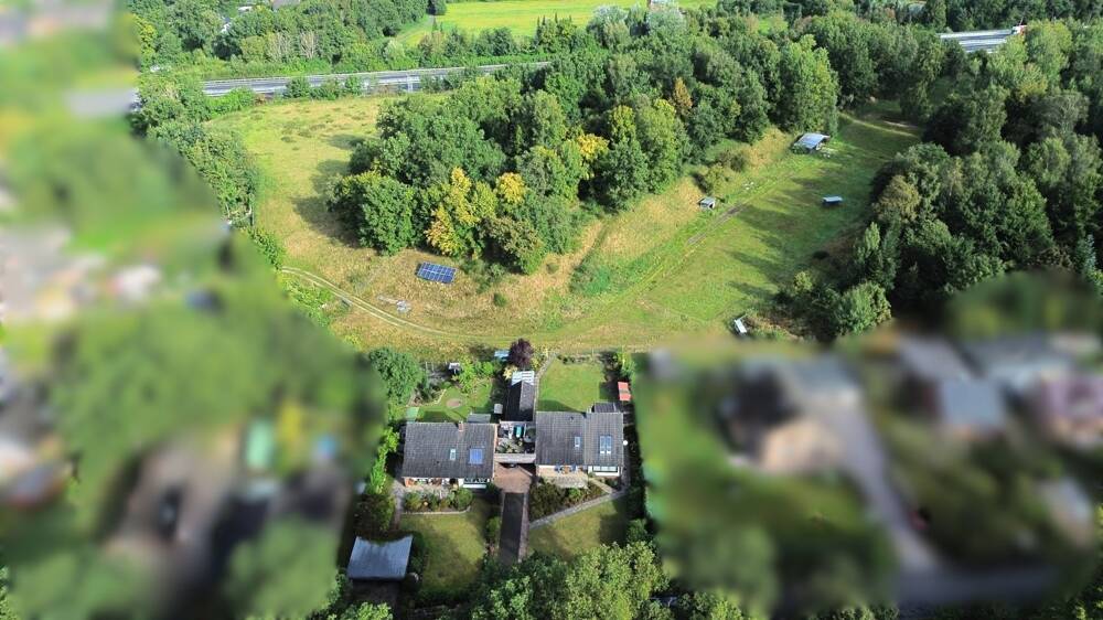 Thumbnail-Ideal für Pferdefreunde: zwei Häuser + eigene Hauskoppel (ca. 3,7 ha) in Osterrönfeld