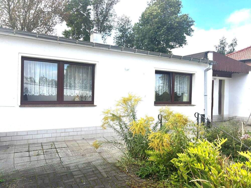 Thumbnail-Verstecktes Potenzial auf dem Land - großzügiges Anwesen in Teuchern mit Charme!