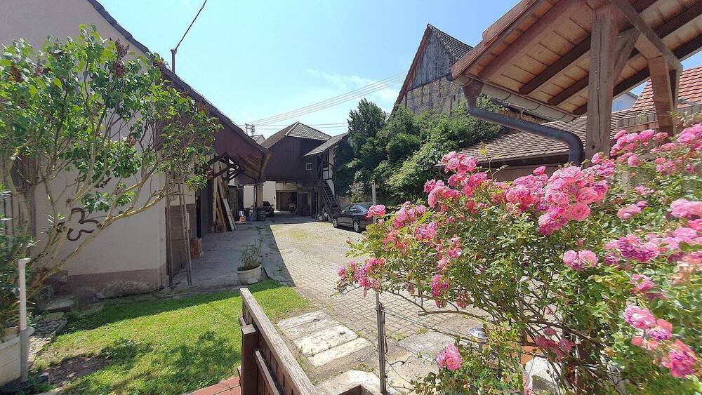 Thumbnail-1-2 FH mit 2 Ökonomiegebäuden, 2 Gar. & 2 Gärten