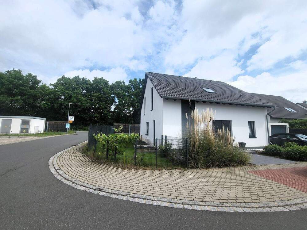 Thumbnail-Neuwertiges und sehr gepflegtes freistehendes Einfamilienhaus in ruhiger Lage zu verkaufen (VHB)