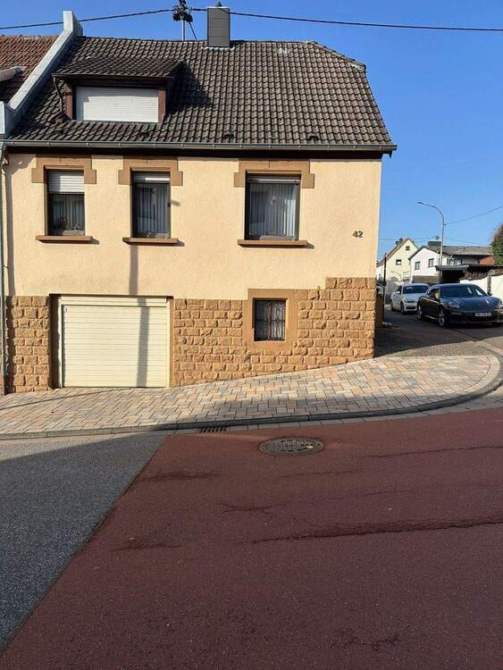 Thumbnail-Wannemacher Immobilien **** (RESERVIERT)Gemütliches gepflegtes Einfamilienhaus in einer schönen Lage von Schiffweiler ****