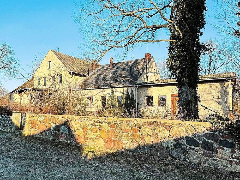 Thumbnail-Ehemaliges Gutshaus mit Remise und Garagen auf parkähnlichem Grundstück mit Entwicklungspotential