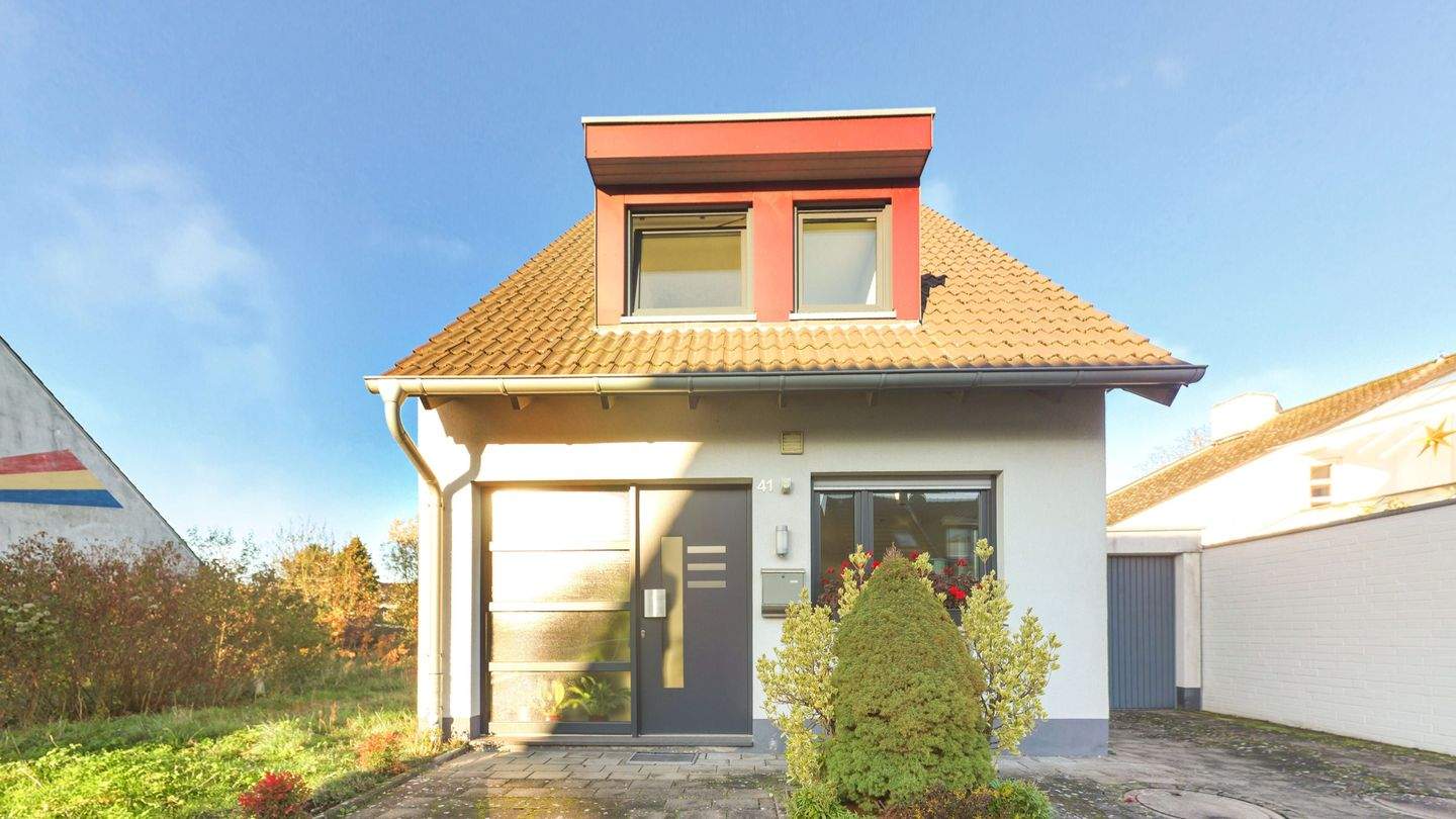 Thumbnail-# Willich: Stadtkernnähe & Natur vereint - Stilvolles Einfamilienhaus mit Studio u. großzügigem Garten. #