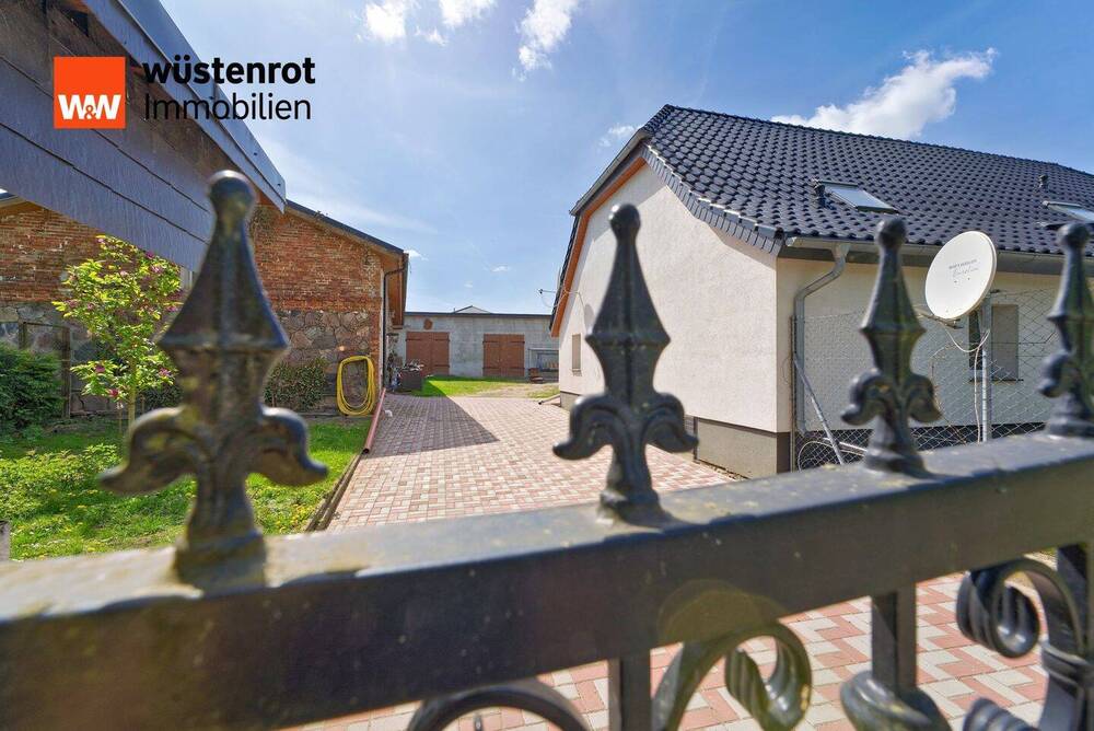 Thumbnail-Sanierter Dreiseitenhof mit Wohnhaus und vielseitigen Nebengebäuden in Höhenland