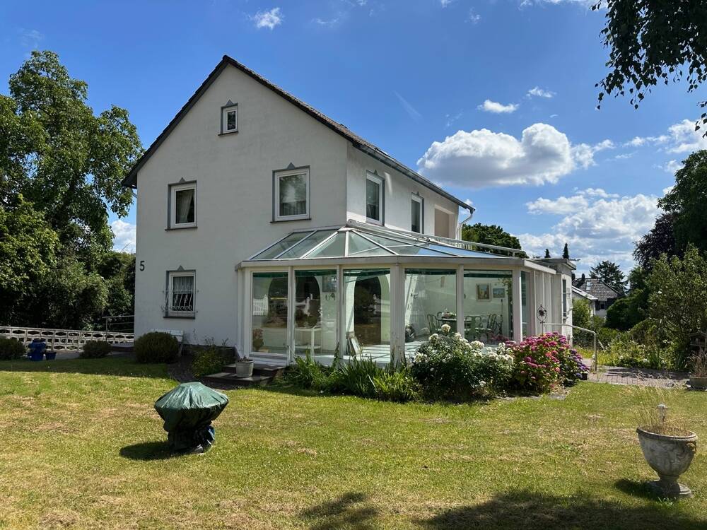 Thumbnail-Modernes Wohnhaus mit Wintergarten und zwei Garagen zentral in Kassels bevorzugter Lage