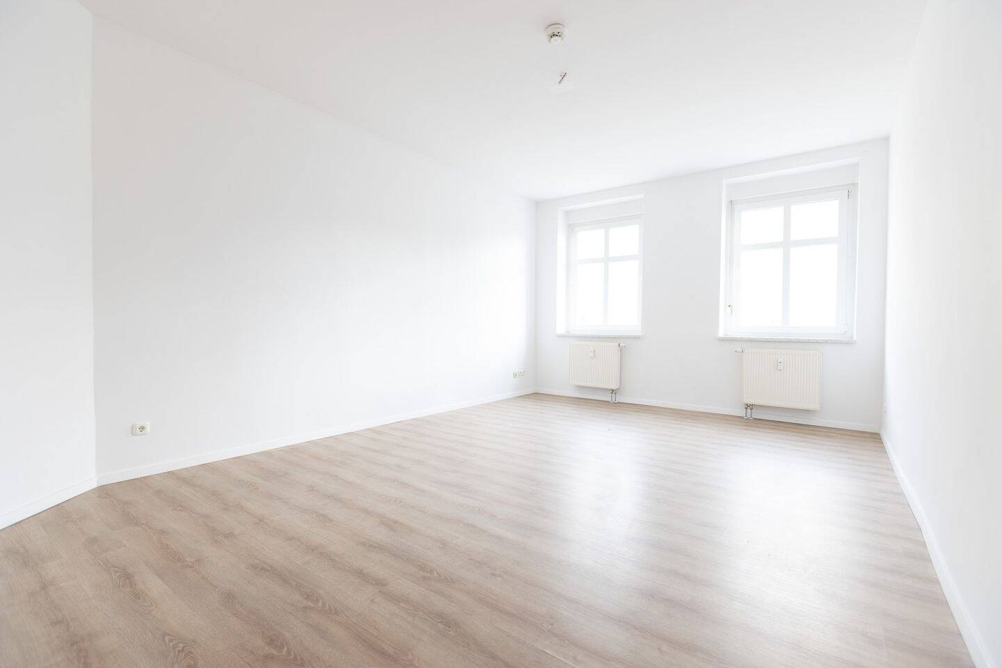Thumbnail-Schöne, Helle, Moderne, Saniert, 2-Zimmer Wohnung in Forst, ruhig, zentral