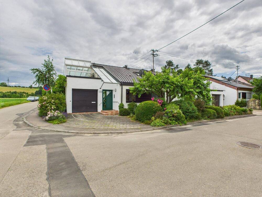 Thumbnail-Architektur trifft Komfort - Haus mit Sauna und Wintergarten