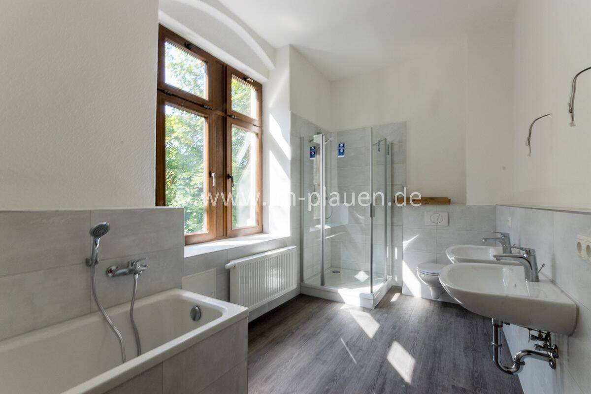 Thumbnail-Balkon - Kamin - Tageslichtbad - Dusche | 2-Zimmer-Wohnung Plauen Westend