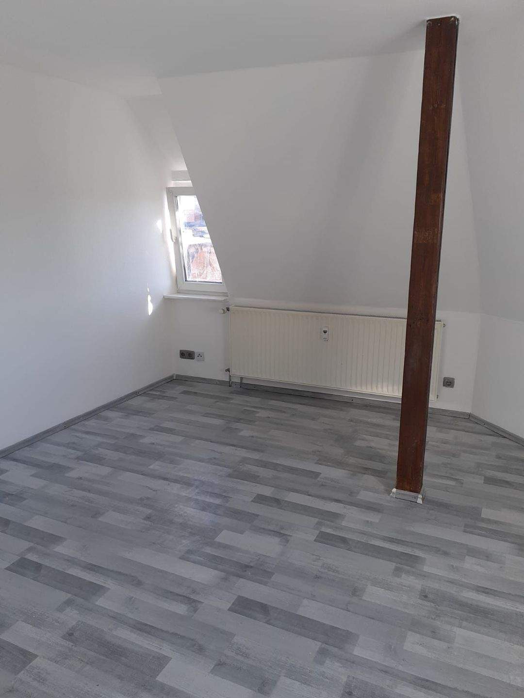 Thumbnail-TOP sanierte 2 Zimmer Wohnung in Calbe - Dachgeschoß - gute Lage - auf Wunsch mit Einbauküche