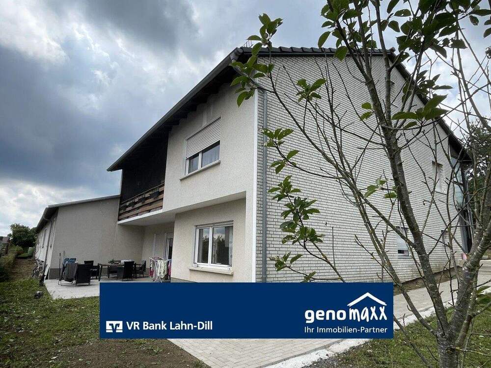 Thumbnail-Günterod: Wohnhaus mit zwei Wohneinheiten und großem Grundstück