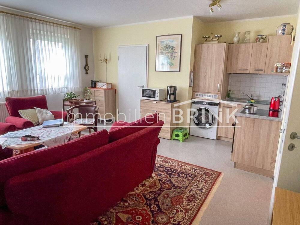 Thumbnail-Gemütliche, helle 2-Zimmer Wohnung, senioren- und behindertengeeignet, mit Tiefgaragenplatz und drei Außenstellplätzen