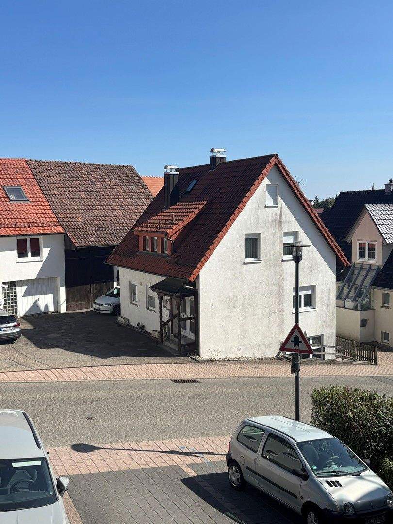 Thumbnail-Freistehendes Einfamilienhaus mit Einliegerwohnung, Scheune und Garten
