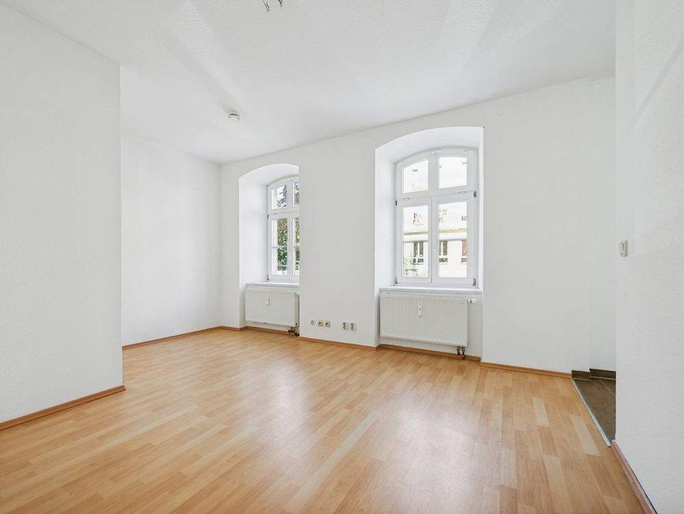 Wohn-u. Schlafzimmer b
